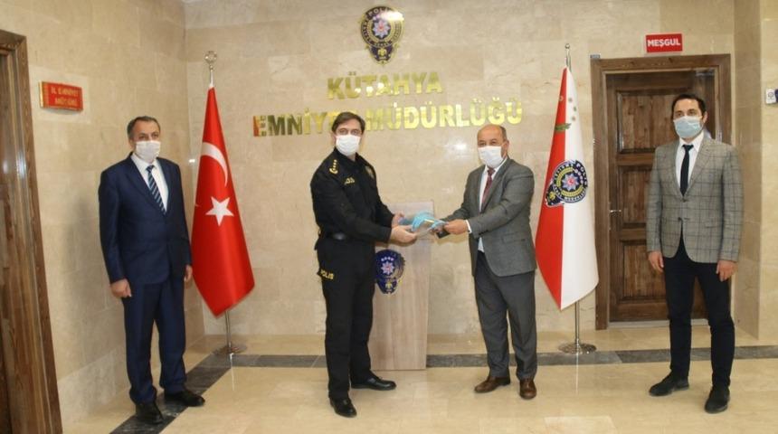 Kütahya BİLSEM’de üretilen maskeler İl Emniyet Müdürlüğü’ne teslim edildi