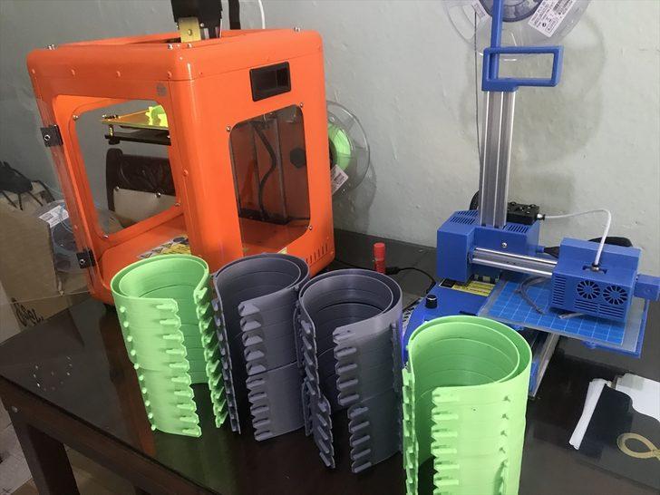 Tüpraş'ın "robotik kodlama" sınıflarında sağlık çalışanları için siperli maske üretiliyor G5