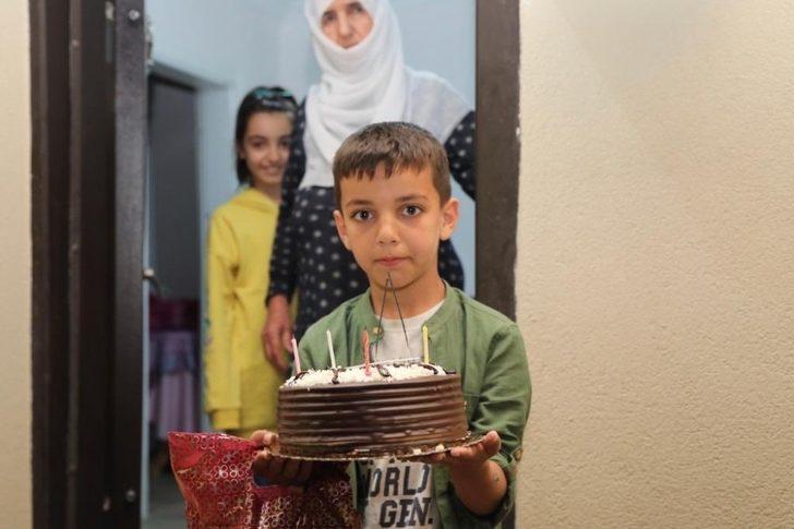 Küçük Hamza’nın doğum gününü polis kutladı G2