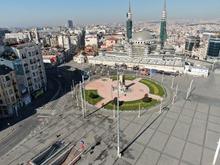 Tarihi Taksim Meydanı ve İstiklal Caddesi’nde sessizlik hakim G1