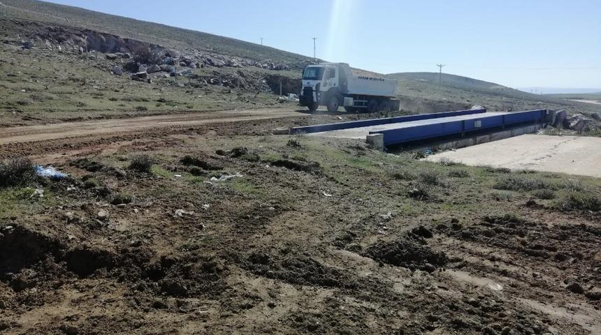 Kaman il&ccedil;esinde 300 aşılı ceviz fidanı toprakla buluştu