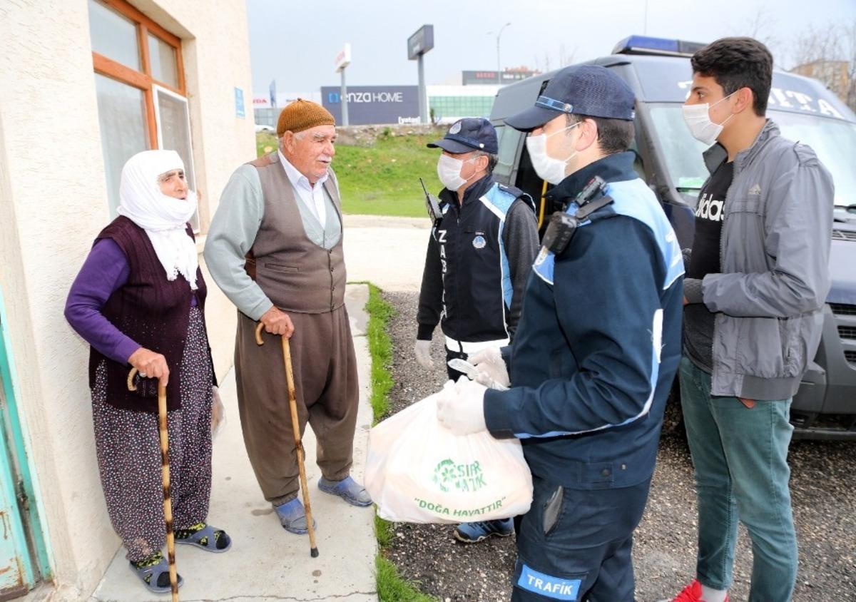 Elazığ&rsquo;da zabıta ekiplerinden, yaşlılara &ouml;zel hizmet