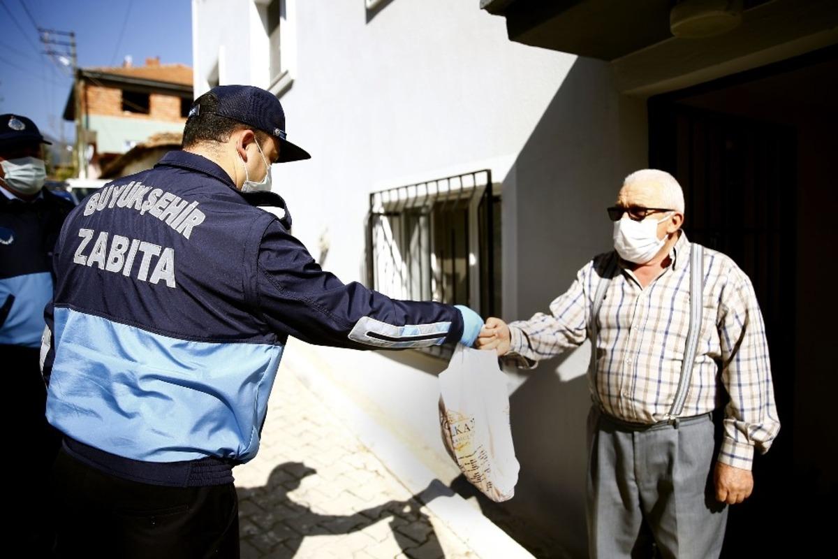 Denizli B&uuml;y&uuml;kşehir Belediyesi sokağa &ccedil;ıkma kısıtlamasında g&ouml;rev başında
