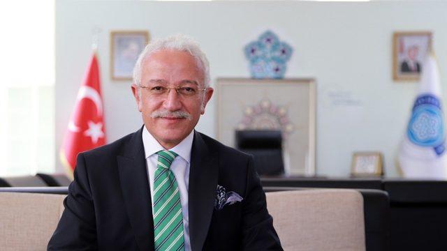 NEÜ’de 14 bin canlı ders işlendi