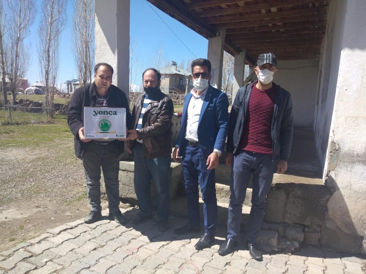 Malazgirt&rsquo;te ihtiya&ccedil; sahiplerine erzak yardımı