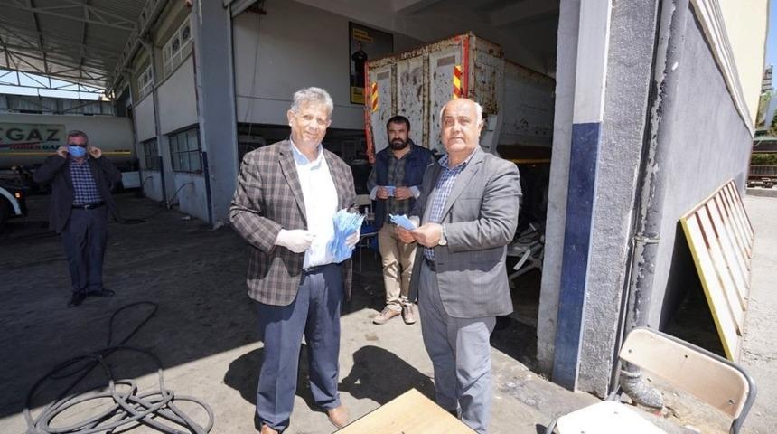 Adıyaman Belediyesi, KSS esnafına maske dağıttı