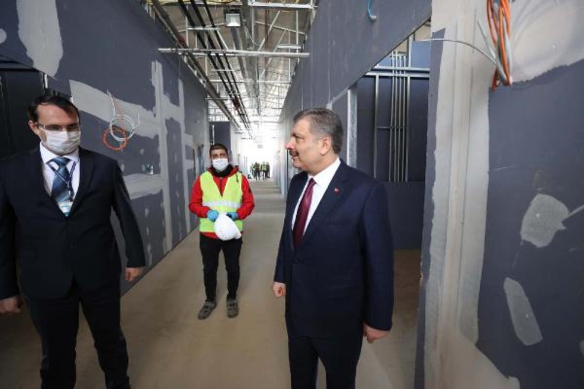 Bakan Koca'dan pandemi hastanelerinin inşaat alanlarında inceleme