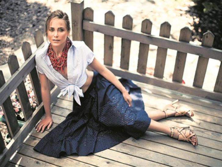 Burçin Terzioğlu: 'Sette çıplak ve özgürüm' G1