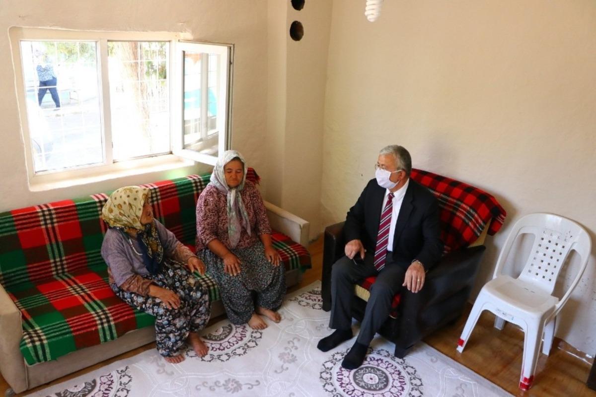 İhtiya&ccedil; sahibi vatandaşın evi baştan aşağıya yenilendi