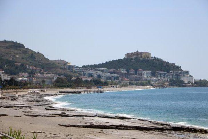 Sokağa çıkamayınca güneşin keyfini böyle çıkardı G2