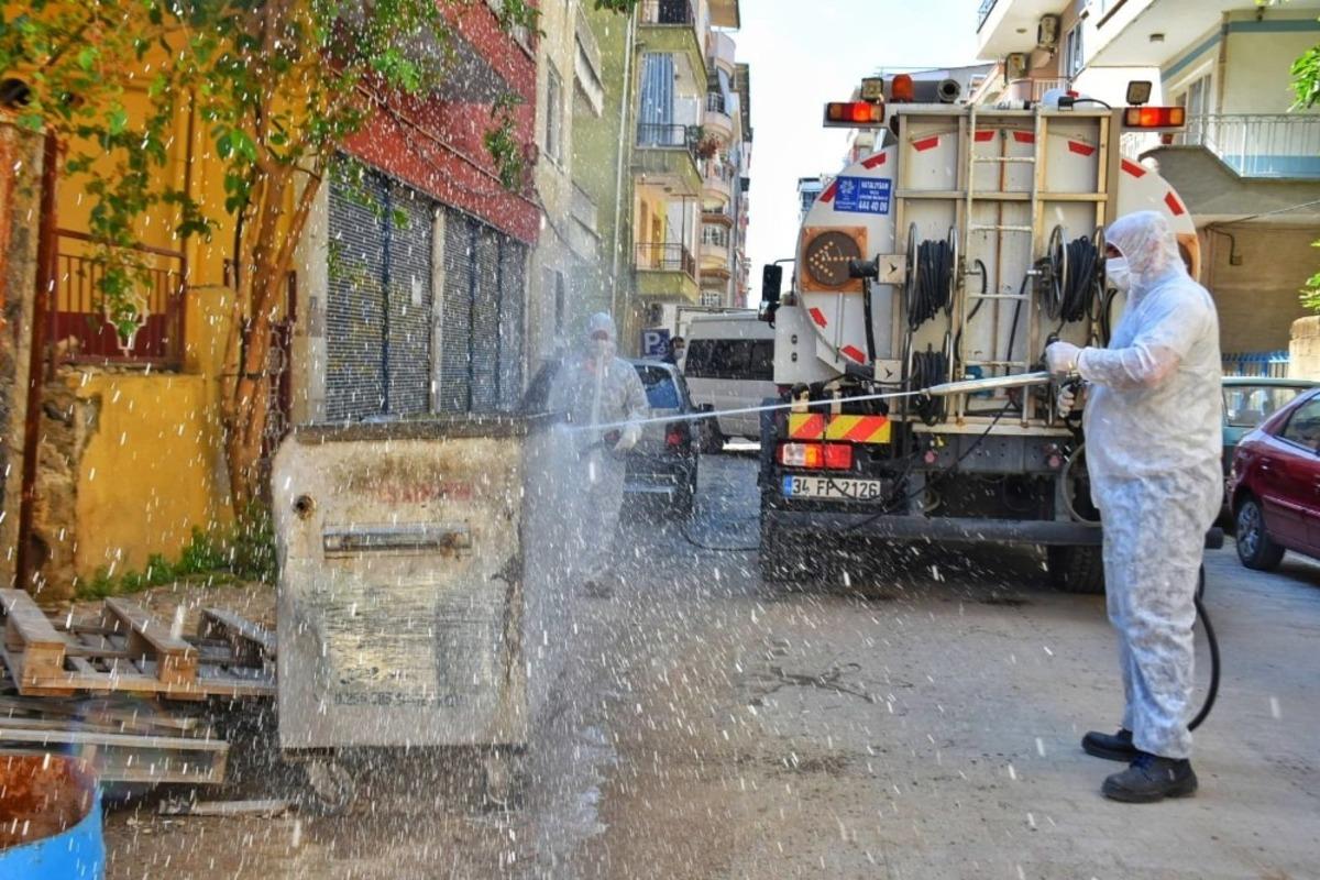 Aydın B&uuml;y&uuml;kşehir ekipleri evde kalanlar i&ccedil;in sokağa &ccedil;ıktı