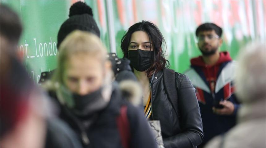 Son dakika: İngiltere'de son 24 saatte koronavirüsten 888 kişi öldü