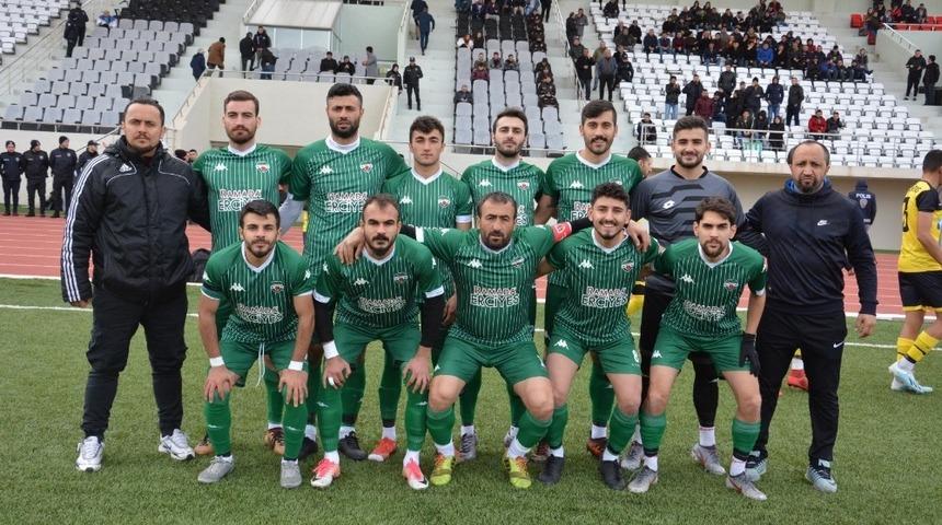 Yahyalıspor antren&ouml;r&uuml; Erkan Demirel: &ldquo;Bu sene acemiliğimizi attık&rdquo;