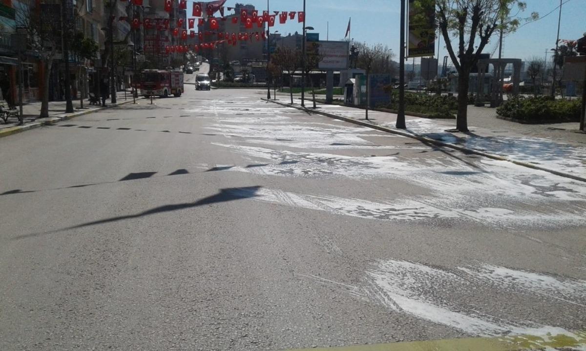 Bandırmalılar sokağa &ccedil;ıkma yasaklarına uydu