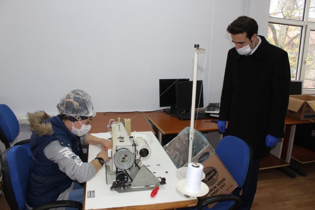 Kaymakam A&ccedil;ıkg&ouml;z, pazaryerini ziyaret ederek vatandaşa maske dağıttı