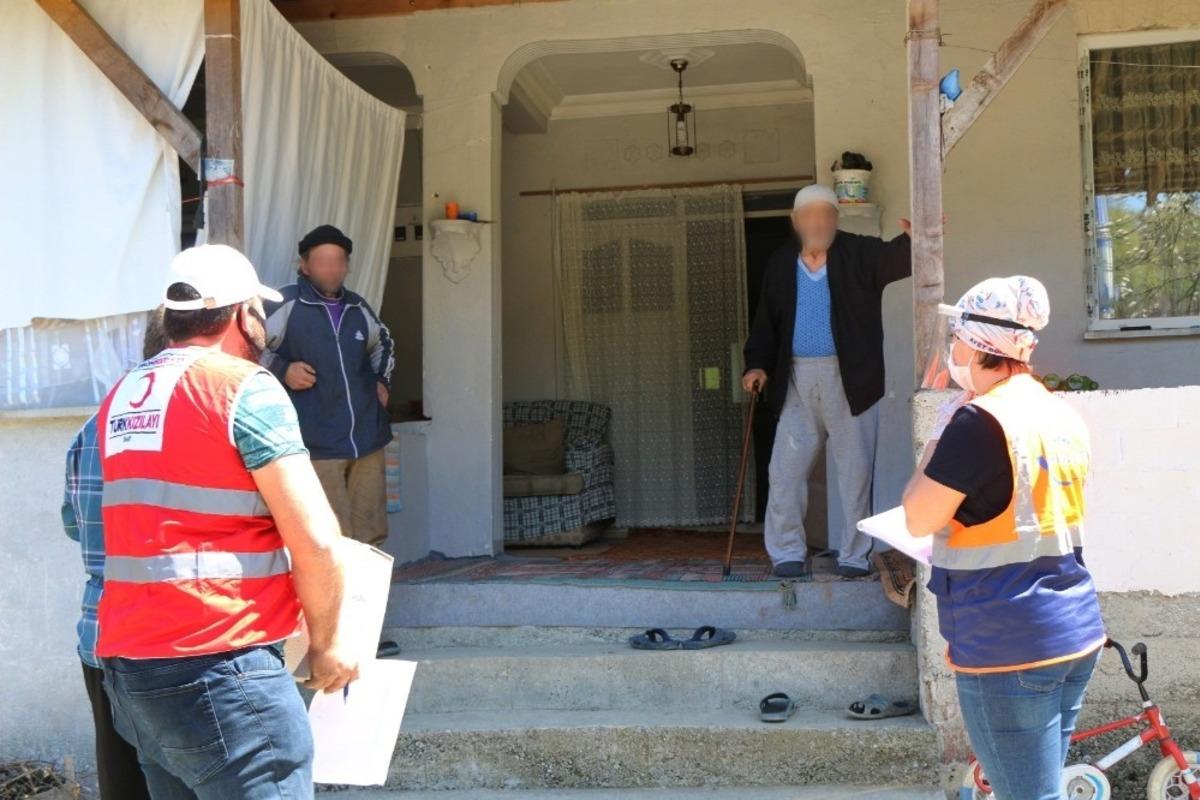 AFAD ve Kızılay ihtiya&ccedil; sahiplerini unutmadı