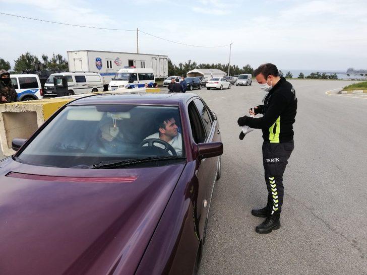 Trabzon-Giresun arasındaki kontrol noktasında uygulamalar devam ediyor G3