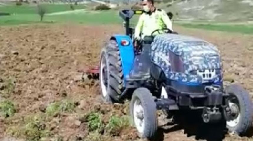Polisten tarlasına süren çiftçiye yardım