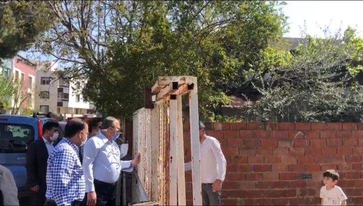 Kapı kapı gezip maske ve yardım kolisi dağıttılar G3