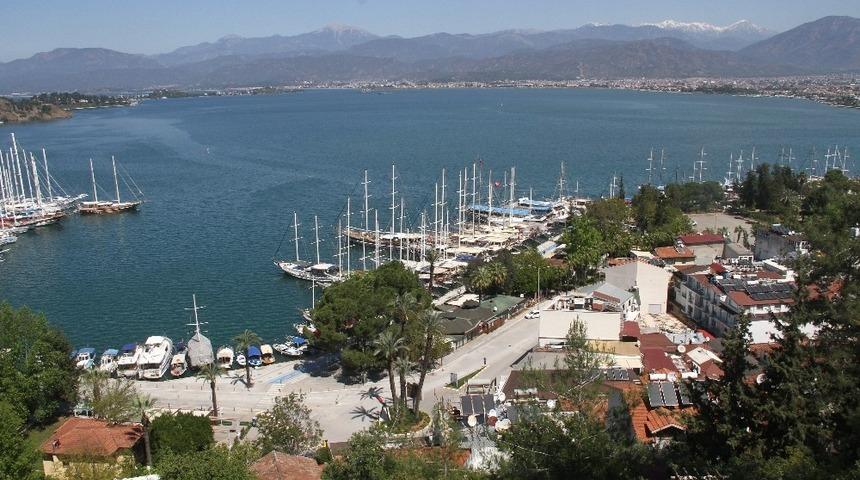 Fethiye&rsquo;de sokağa &ccedil;ıkma kısıtlamasına uymayanlara ceza yağdı