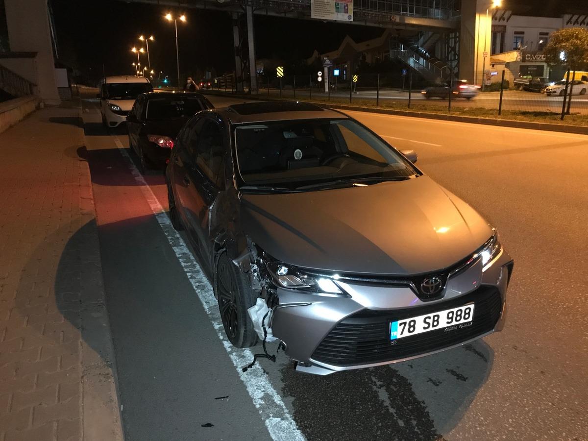 Otomobilin &ccedil;arptığı gen&ccedil; kadın hayatını kaybetti