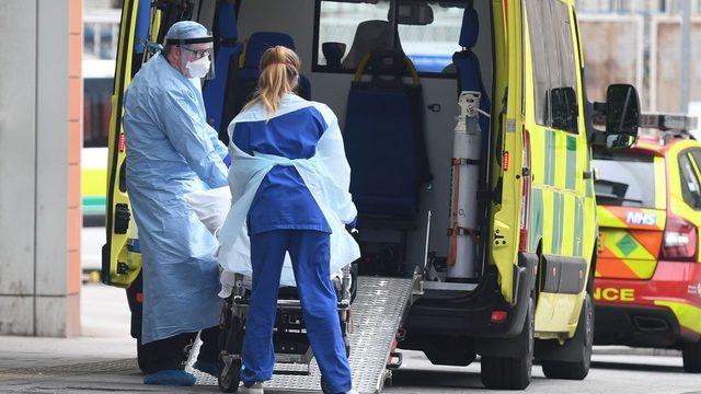 Sunday Times: İngiltere nin koronavir&uuml;s salgınında uyurgezer halde felakete y&uuml;r&uuml;d&uuml;ğ&uuml; 38 g&uuml;n 1