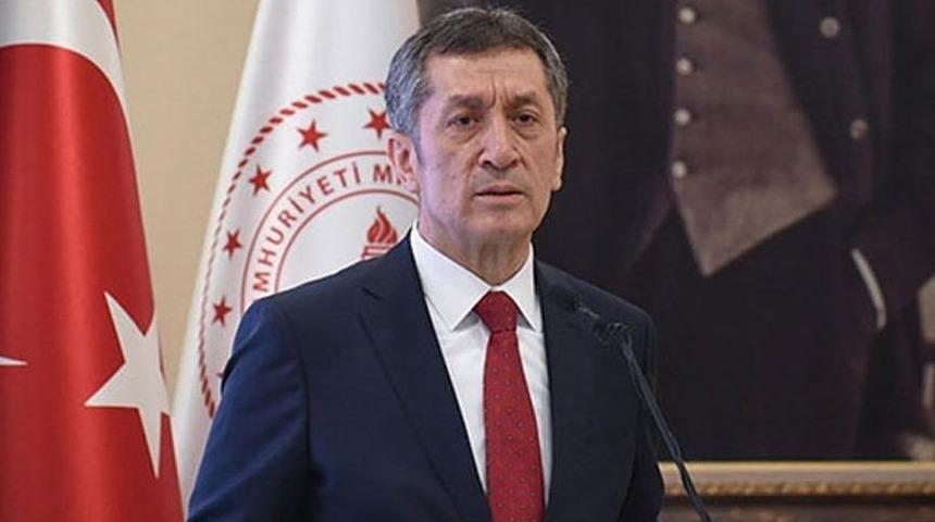 Milli Eğitim Bakanı Sel&ccedil;uk &ouml;ğrencilerin sorularını yanıtladı: Tatil konusunda endişeye gerek yok