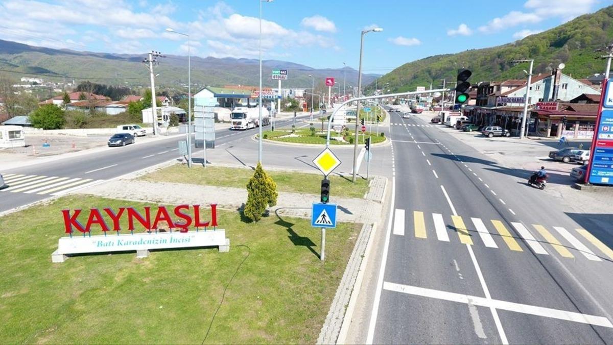 Kaynaşlı&rsquo;da peyzaj &ccedil;alışmaları devam ediyor