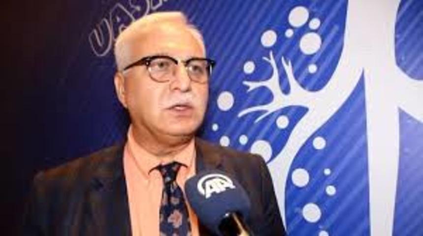 T&uuml;rkiye'de koronavir&uuml;s vaka sayılarındaki d&uuml;ş&uuml;ş ne anlama geliyor? Prof. Dr. Tevfik &Ouml;zl&uuml;, değerlendirdi