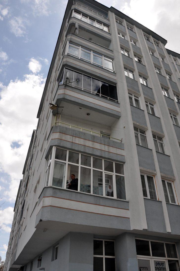 Helal olsun sana Veysel dede! 53 yıllık eşine ev işlerinde yardım ediyor G5