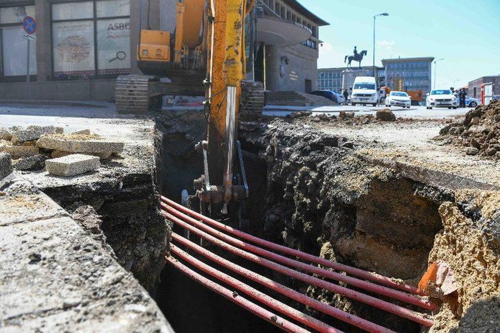 ASKİ ekipleri Ulus’taki eski atık su hattını yeniliyor G4