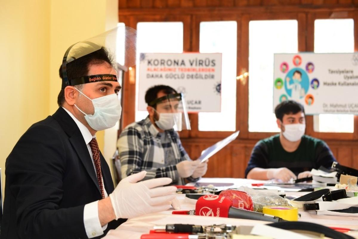 Yakutiye Belediyesi 15 bin siperlikli maske dağıttı