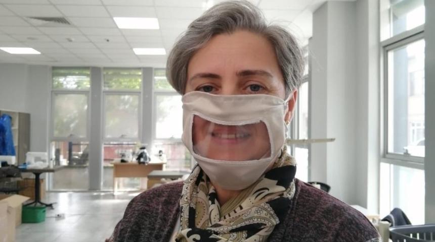 İzmit Belediyesi&rsquo;nden işitme engellilere &ouml;zel maske