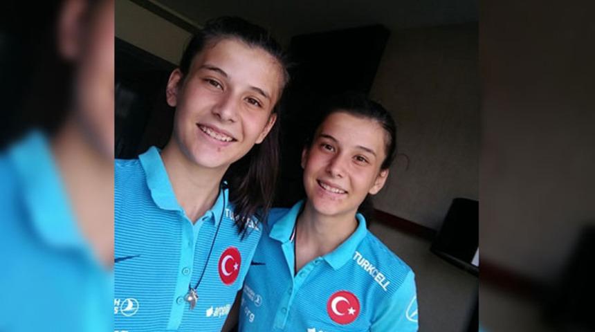 Başarılı ikizlerden 'Evde kal' çağrısı