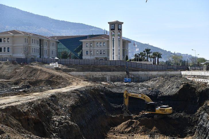 Osmangazi Meydanı’nda tedbirli çalışma G4