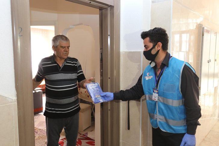 Kepez bir günde 218 bin maske dağıttı, ihtiyaç sahiplerinin yardımına koştu G4