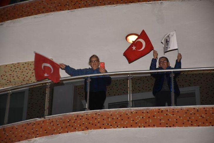 İncirliova kırmızı beyaza büründü G2