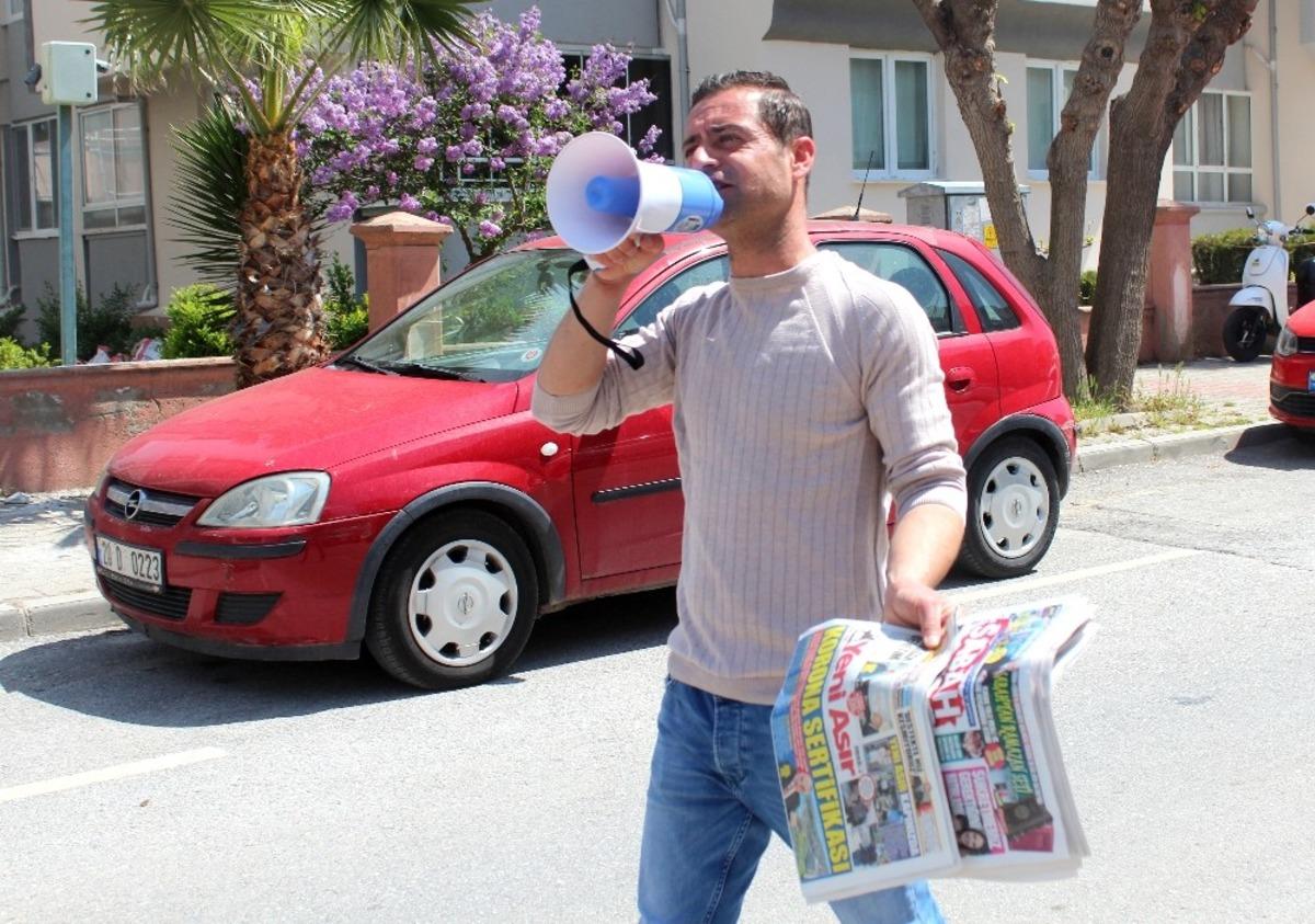 Menteşe&rsquo;de gazeteler evlere dağıtılıyor