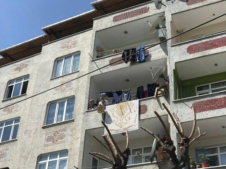 Esenler’de fırıncılar ekmek dağıttı, zabıta anons yaptı G2