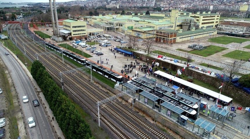 Kongre Merkezi ve Eğitim Kamp&uuml;s&uuml;&rsquo;ne yaya &uuml;st ge&ccedil;idi geliyor
