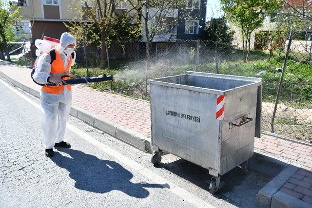 Çayırova’da çöp konteynerleri dezenfekte edildi