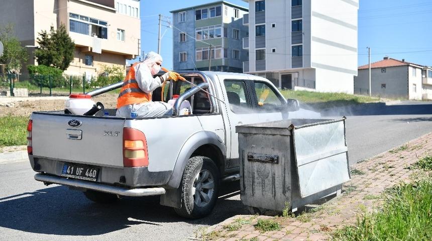 Çayırova’da çöp konteynerleri dezenfekte edildi