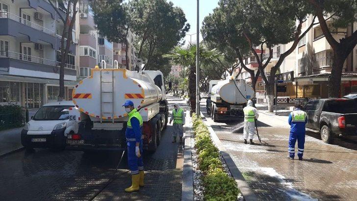 Nazilli’de cadde, sokak ve meydanlar dezenfekte ediliyor G3