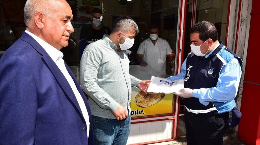 Malatya&rsquo;da fırıncılara maske dağıtıldı