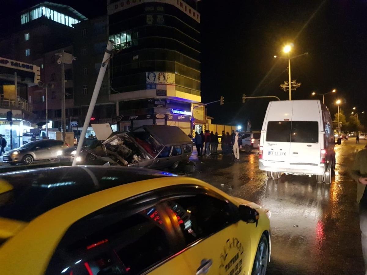 Tatvan&rsquo;daki kaza anı kamerada