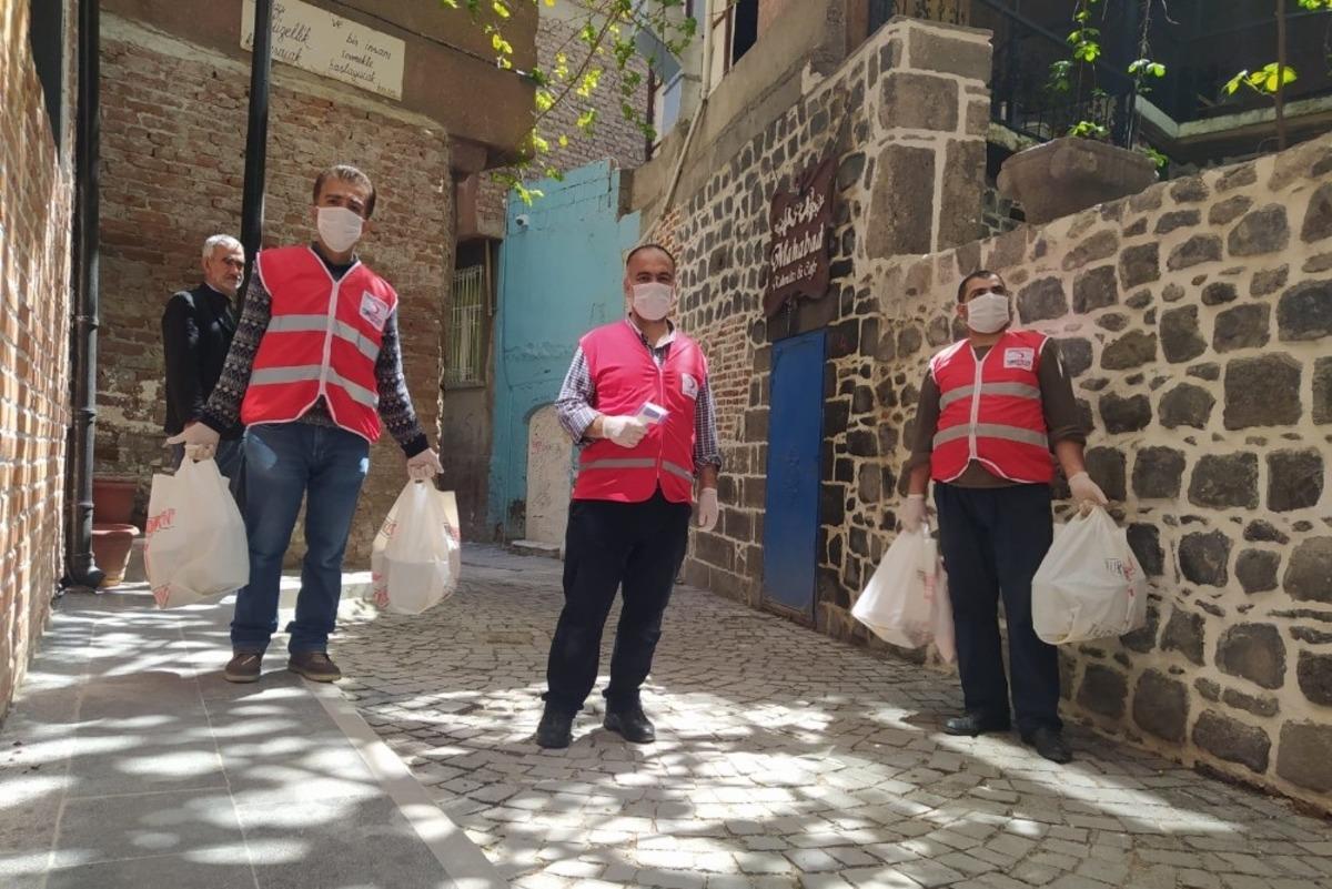T&uuml;rk Kızılayı&rsquo;ndan ihtiya&ccedil; sahibi ailelere gıda yardımı