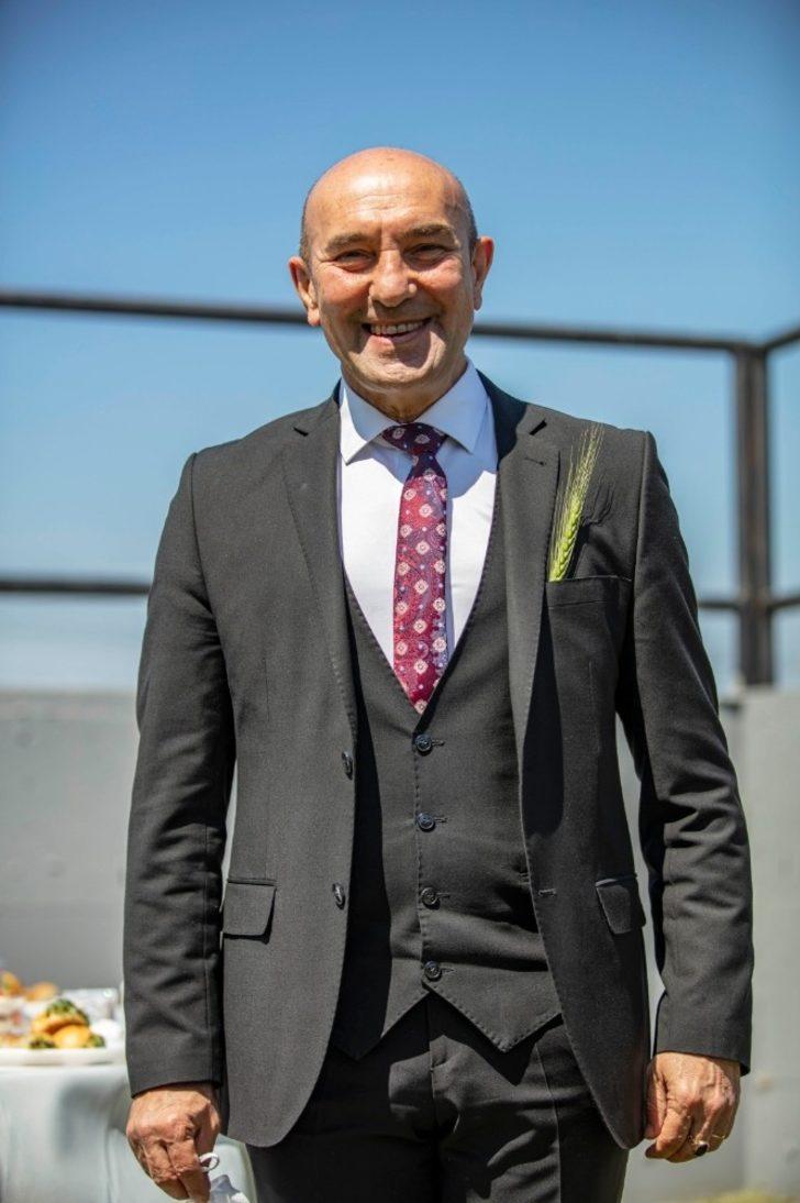 Tunç Soyer, karakılçık buğday tarlasından çiftçilere seslendi G3