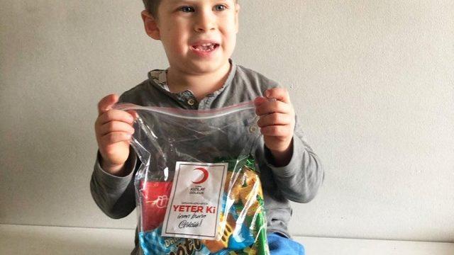 Gölcük’te evden çıkamayan çocuklar unutulmadı