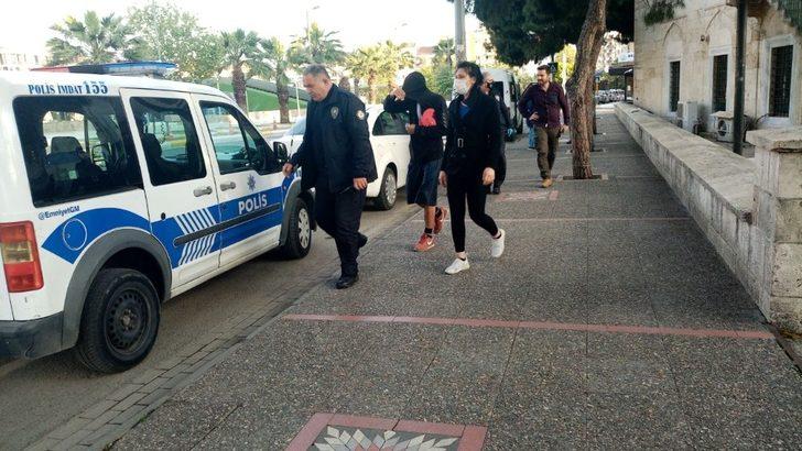 Evde tartışıp öfke ile dışarı çıkan genç çift, 6 bin 300 lira zararla oturdu G3