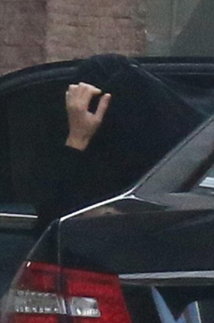 Ünlü model böyle gizlendi G2